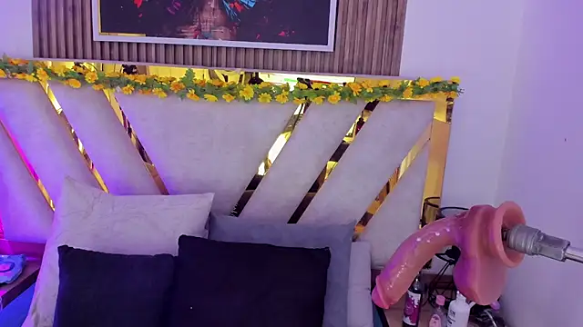 Luna Naughty1 online show from June 2026 01:31:01 PM