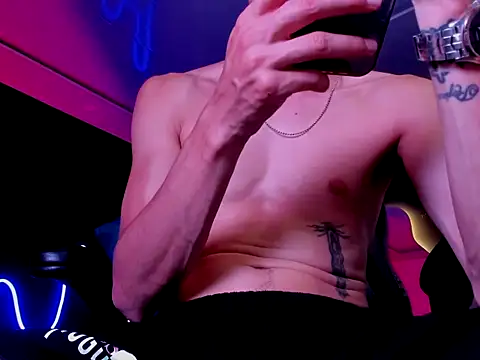 Snapshot of Damartinez27 chatting on October 2025 06:25:02 AM Damartinez27 online show from October 2025 06:25:02 AM