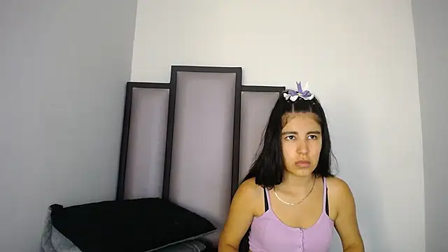 Lucy-23 online show from October 2025 04:32:01 AM