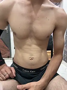 coupleyug online show from April 2026 07:07:02 PM