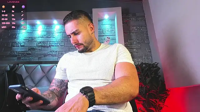 dominic de luca online show from October 2025 03:37:02 AM