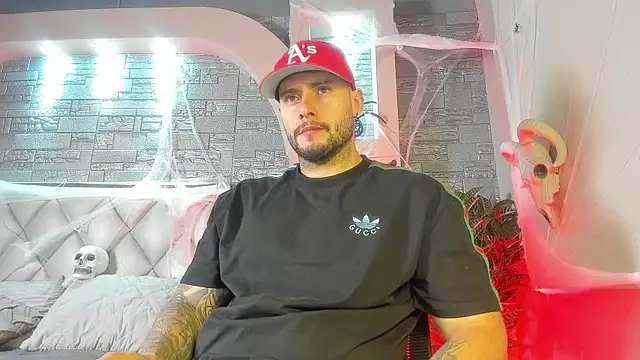 dominic de luca online show from October 2025 03:20:02 AM