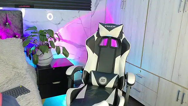 Saimonvela online show from April 2026 07:38:02 PM
