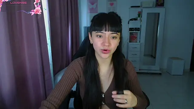 Snapshot of violetta_blackk chatting on July 2026 02:20:02 PM violetta blackk online show from July 2026 02:20:02 PM