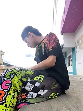 Snapshot of elfernh chatting on November 2025 10:41:02 PM elfernh online show from November 2025 10:41:02 PM