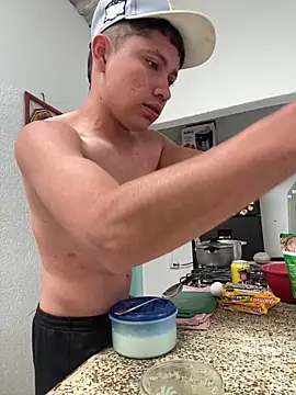 Snapshot of elfernh chatting on December 2025 01:08:01 PM elfernh online show from December 2025 01:08:01 PM