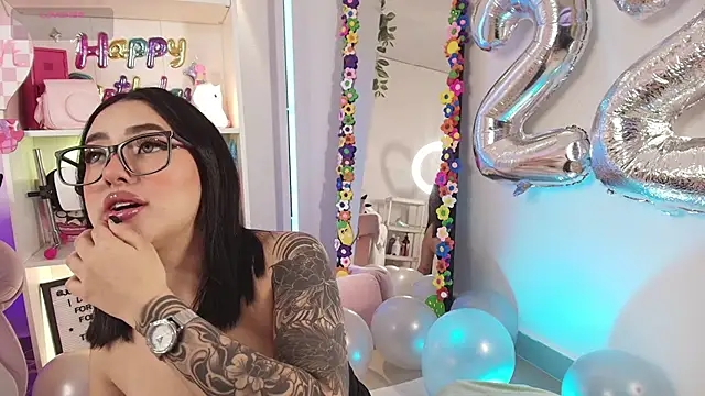 justonecute online show from May 2026 03:01:01 AM