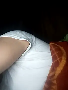 CoMay003 online show from November 2025 05:19:01 AM