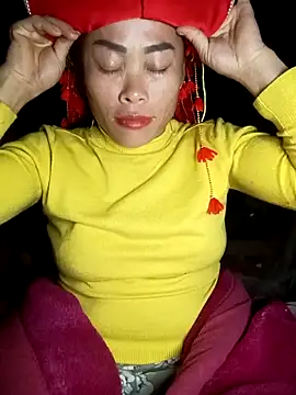 CoMay003 online show from November 2025 09:15:01 PM