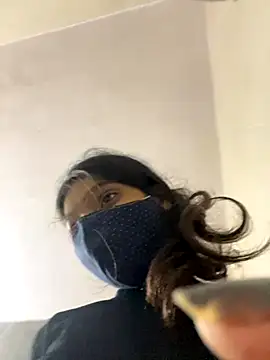 tanisha-2005 online show from September 2025 04:40:01 PM