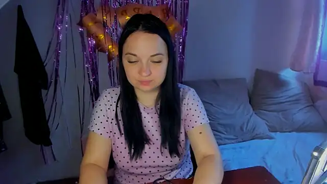 VoxxAura online show from September 2025 07:14:02 AM