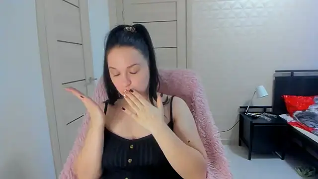 VoxxAura online show from December 2025 12:55:01 PM