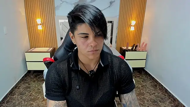 KAROLLJONES1 online show from April 2026 07:12:01 PM