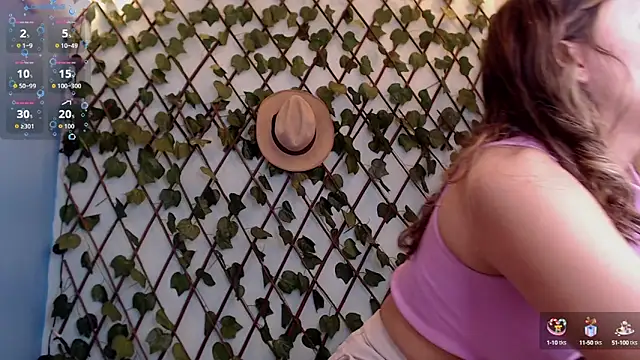 Courrtneyy online show from September 2025 07:46:02 PM