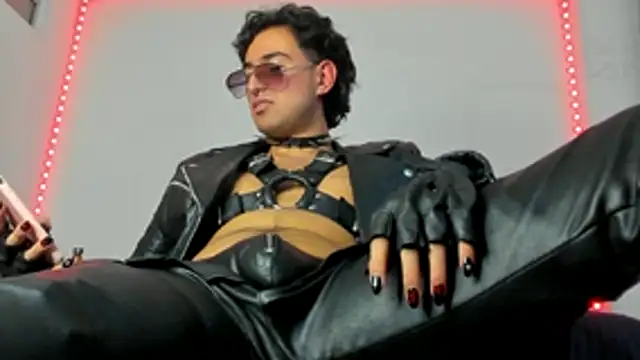 Snapshot of Alexxx_savage chatting on November 2025 04:23:02 AM Alexxx savage online show from November 2025 04:23:02 AM