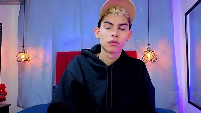 Snapshot of Room_69x chatting on March 2026 12:33:02 PM Room 69x online show from March 2026 12:33:02 PM