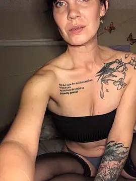 Snapshot of mzz_lillypillxoxo chatting on October 2025 03:01:02 AM mzz lillypillxoxo online show from October 2025 03:01:02 AM