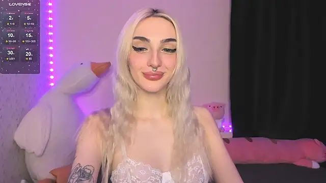 succubantra online show from December 2025 02:43:02 PM