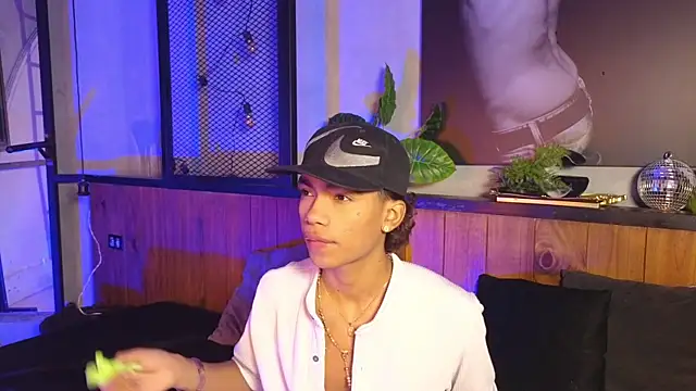 AlanCutee online show from April 2026 12:29:02 PM