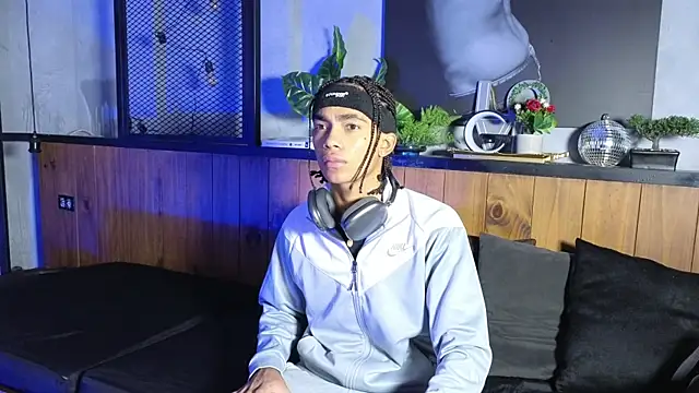 AlanCutee online show from May 2026 01:28:02 PM