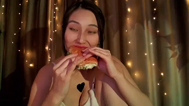 Ray Ayanami online show from September 2025 03:49:01 PM