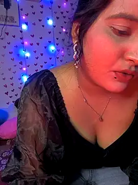 Snapshot of QueerSofty chatting on September 2025 09:51:01 PM QueerSofty online show from September 2025 09:51:01 PM