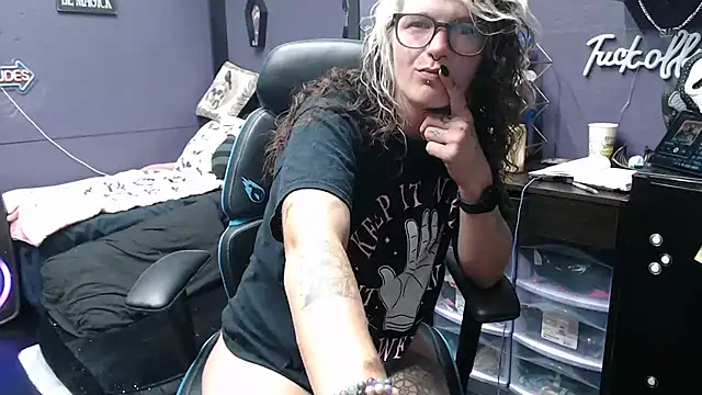 Snapshot of oddywithabody chatting on October 2025 06:13:02 AM oddywithabody online show from October 2025 06:13:02 AM