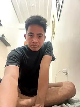 Snapshot of Lloyd_wintours chatting on November 2025 04:07:02 PM Lloyd wintours online show from November 2025 04:07:02 PM