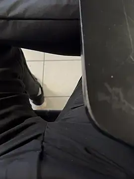 Snapshot of Monspeet_01 chatting on October 2025 11:16:01 PM Monspeet 01 online show from October 2025 11:16:01 PM