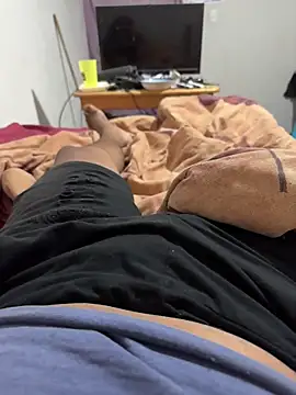 Snapshot of Monspeet_01 chatting on October 2025 04:20:01 AM Monspeet 01 online show from October 2025 04:20:01 AM