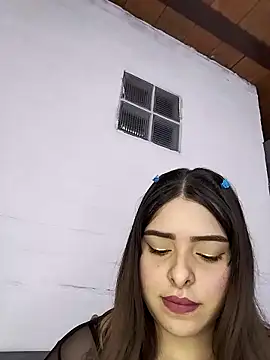 Nahomy cm online show from September 2025 08:03:01 PM