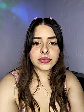 Nahomy cm online show from December 2025 08:38:01 PM