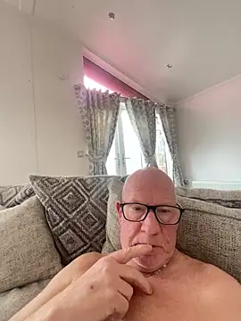 Snapshot of philefc chatting on February 2026 03:17:02 PM philefc online show from February 2026 03:17:02 PM