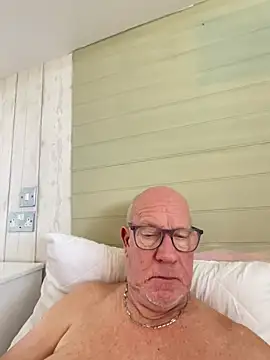 Snapshot of philefc chatting on March 2026 12:01:02 PM philefc online show from March 2026 12:01:02 PM