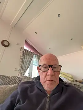 Snapshot of philefc chatting on March 2026 04:35:01 PM philefc online show from March 2026 04:35:01 PM