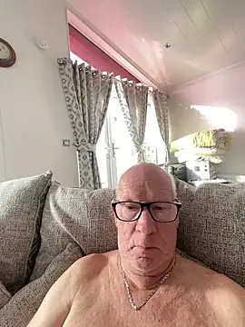 Snapshot of philefc chatting on March 2026 09:38:02 AM philefc online show from March 2026 09:38:02 AM