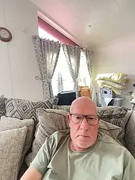 Snapshot of philefc chatting on March 2026 12:42:02 PM philefc online show from March 2026 12:42:02 PM