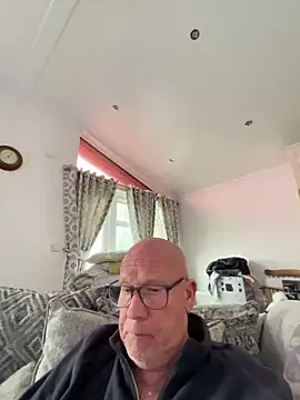 Snapshot of philefc chatting on March 2026 04:57:02 PM philefc online show from March 2026 04:57:02 PM