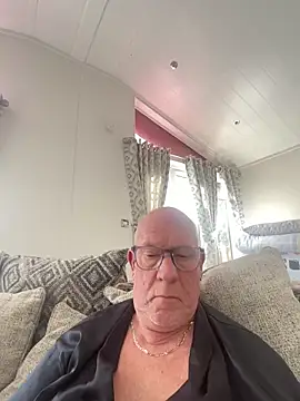 Snapshot of philefc chatting on March 2026 01:17:01 PM philefc online show from March 2026 01:17:01 PM