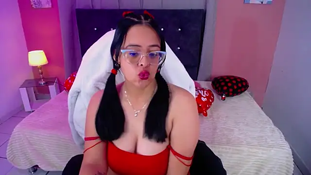 Sofia leving online show from September 2025 01:53:01 AM