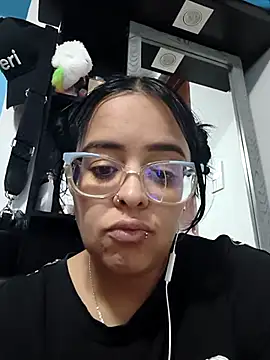 Sofia leving online show from November 2025 03:39:02 AM