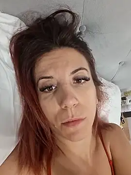 Anayssa  online show from September 2025 10:32:02 PM