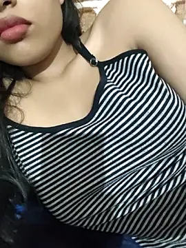 Snapshot of KARISHMA-STRIP chatting on September 2025 08:28:02 AM KARISHMA-STRIP online show from September 2025 08:28:02 AM