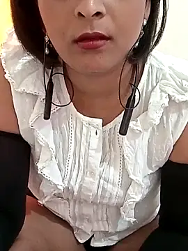 Snapshot of Queen_Kushi4 chatting on April 2026 05:30:01 AM Queen Kushi4 online show from April 2026 05:30:01 AM