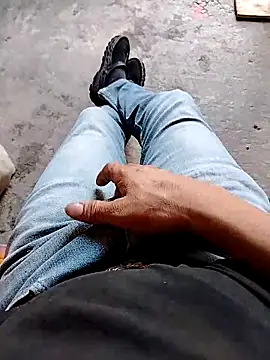 Snapshot of Alaver2587 chatting on March 2026 06:22:02 PM Alaver2587 online show from March 2026 06:22:02 PM