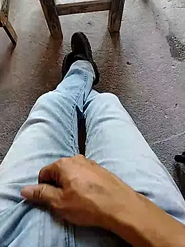 Snapshot of Alaver2587 chatting on March 2026 06:41:01 PM Alaver2587 online show from March 2026 06:41:01 PM