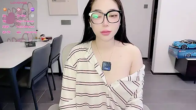 Snapshot of Scarlett-bb chatting on November 2025 11:05:01 PM Scarlett-bb online show from November 2025 11:05:01 PM