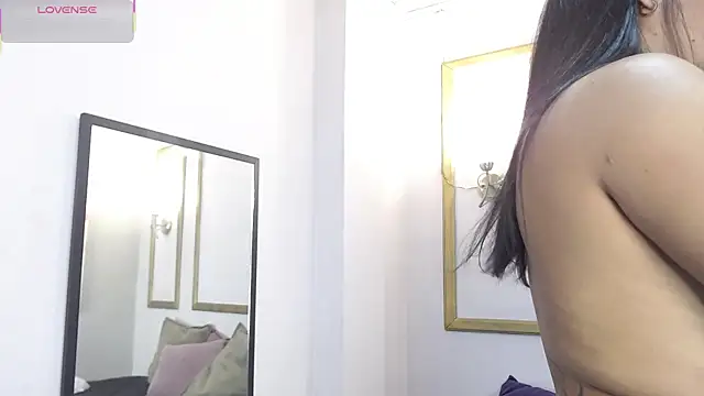 Lucigh  online show from October 2025 07:33:02 PM