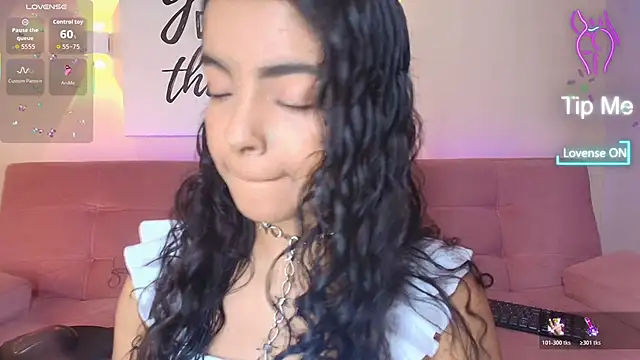 Snapshot of SunnyGilmoree chatting on November 2025 07:58:01 PM SunnyGilmoree online show from November 2025 07:58:01 PM