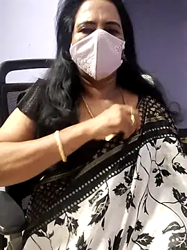 Snapshot of mallu-lover chatting on November 2025 11:43:01 PM mallu-lover online show from November 2025 11:43:01 PM